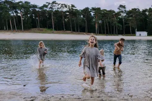 lekker gek doen tijdens een fotoshoot