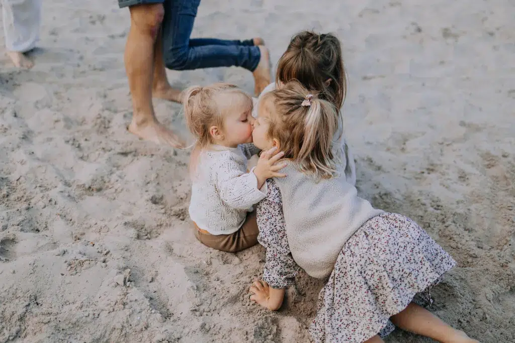 kusjes tijdens een fotoshoot