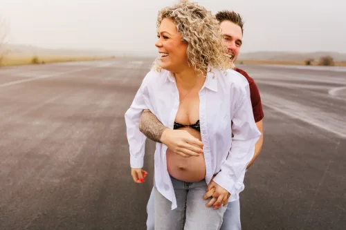 zwanger fotoshoot babyfotograaf newbornfotoshoot zwangerschapsshoot maternity photoshoot family photoshoot familie fotograaf