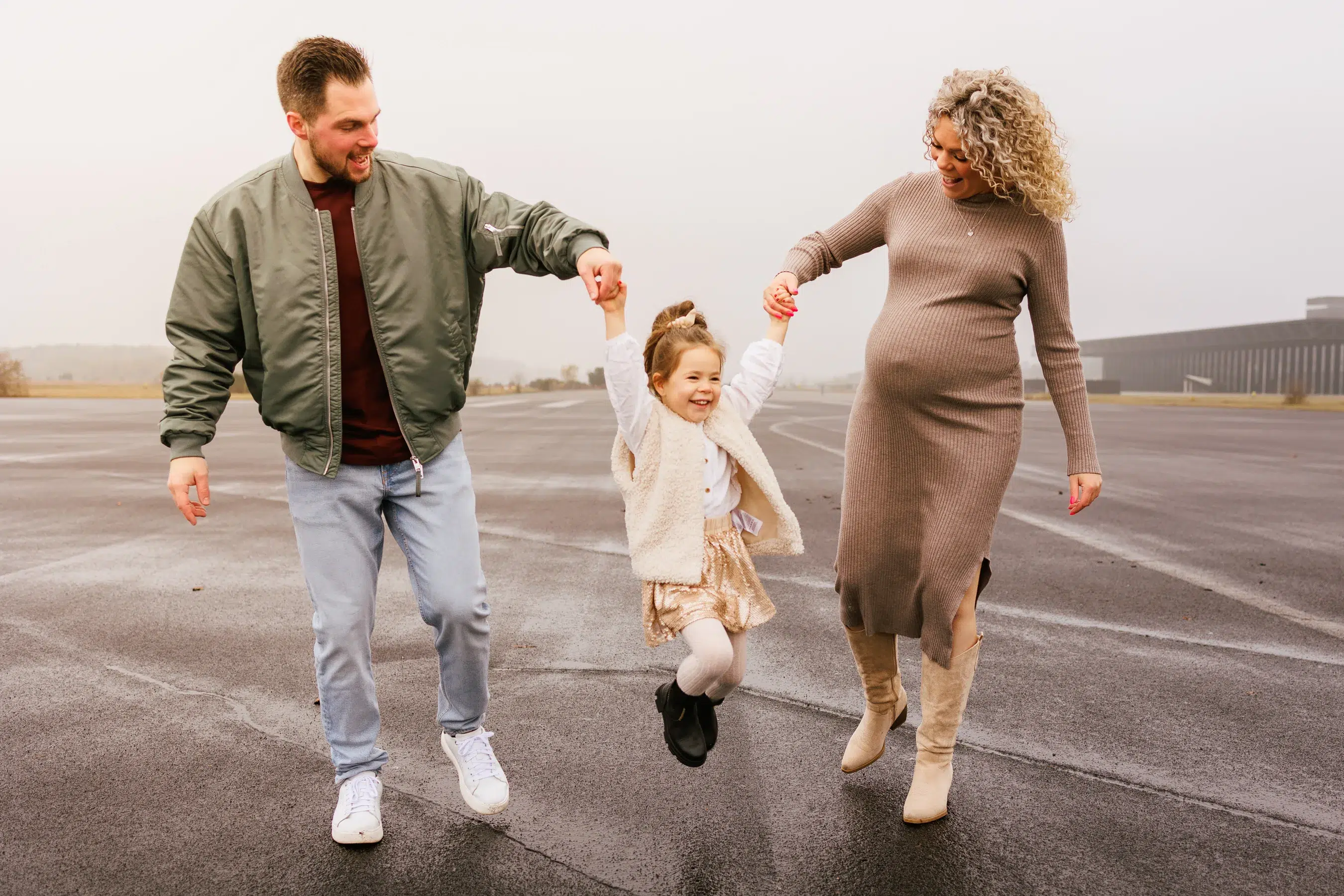 zwanger fotoshoot babyfotograaf newbornfotoshoot zwangerschapsshoot maternity photoshoot family photoshoot familie fotograaf