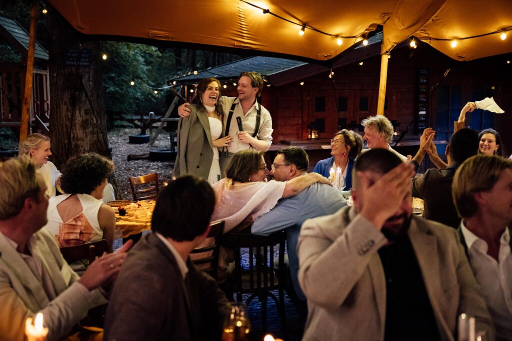 Speech bruidspaar tijdens diner